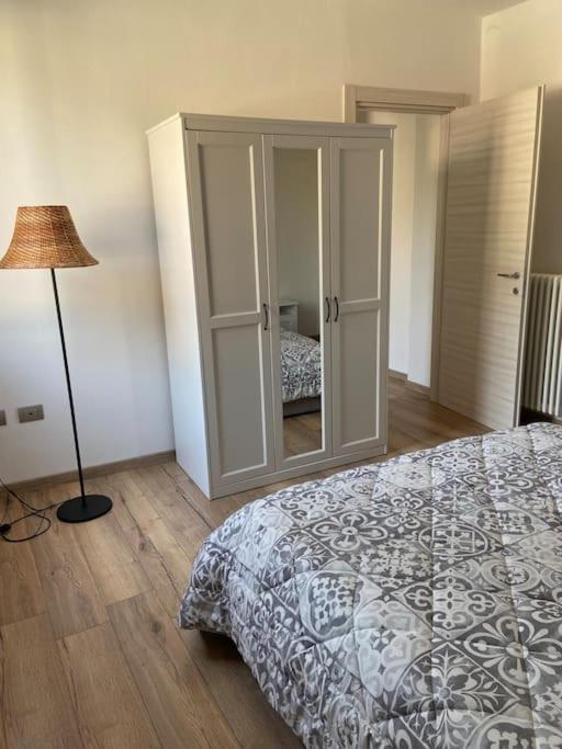 شقة Casa Mirta مانديلو ديل لاريو المظهر الخارجي الصورة